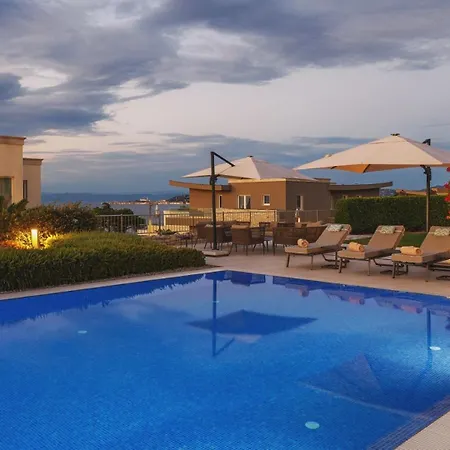 Hotell Extraordinary Deluxe With Sea View D3 ***** 4*