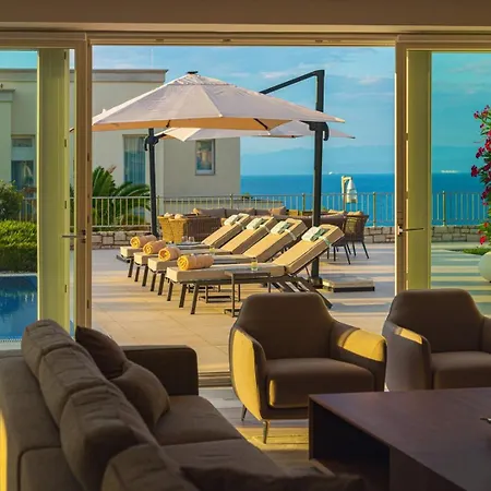 Extraordinary Deluxe With Sea View D3 ***** 4*
